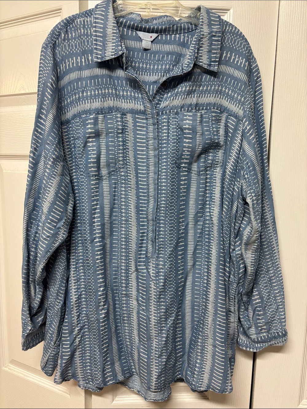 intro. Blue and White Patterned Women's Button-Front Blouse